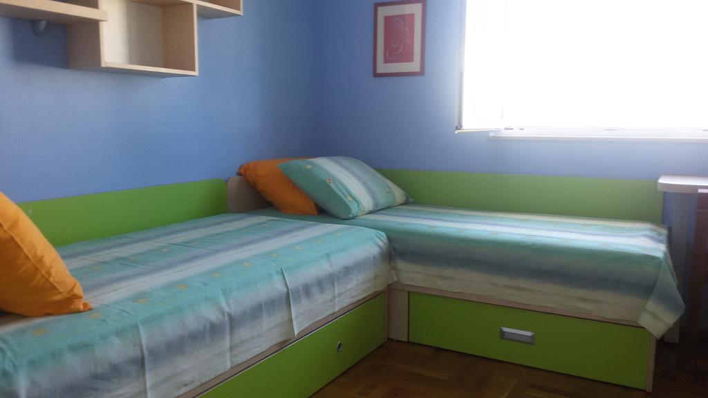 Apartment Mihanovic Zrnovnica Exterior photo