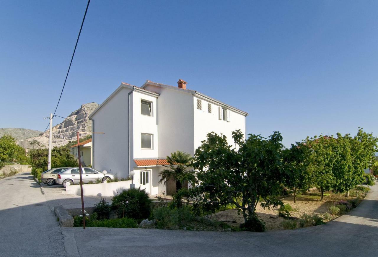 Apartment Mihanovic Zrnovnica Exterior photo